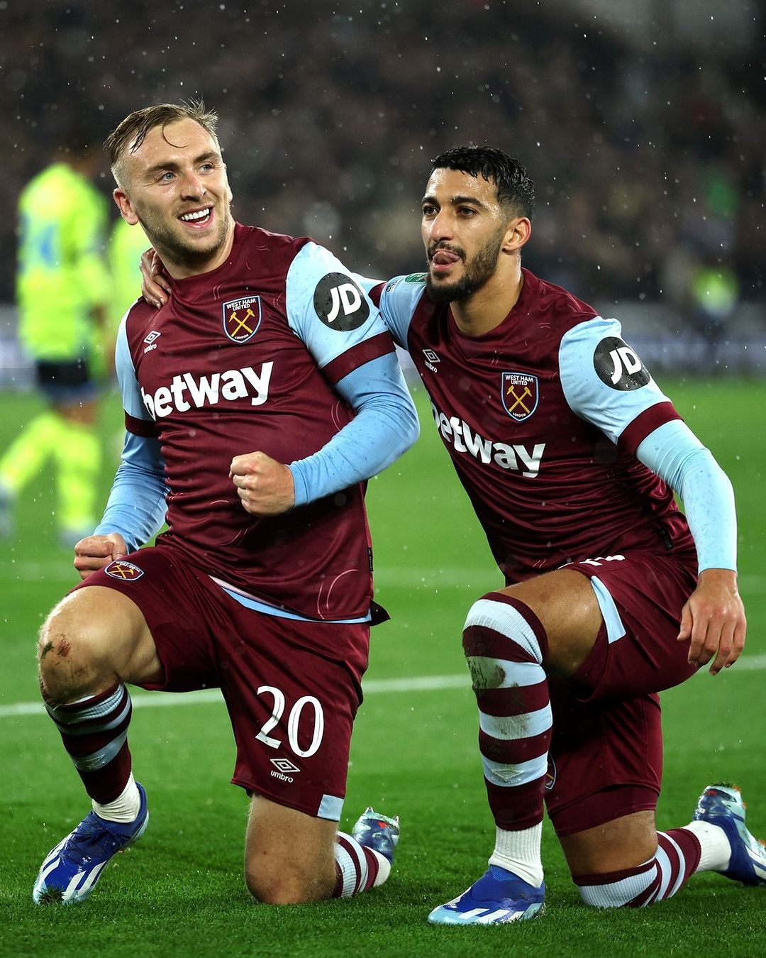 SELEBRASI: Pemain West Ham Jarrod Bowen (20) usai mencetak gol ke gawang Arsenal. (IG: @westham)