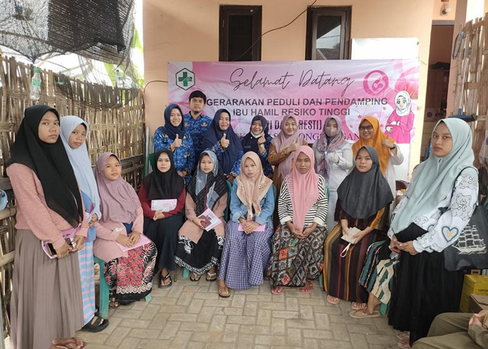 MAKSIMALKAN PELAYANAN: Tim Puskesmas Pasongsongan turun ke rumah warga melaksanakan kegiatan program GEPI DAPIL RISTI. (PUSKESMAS PASONGSONGAN UNTUK JPRM)