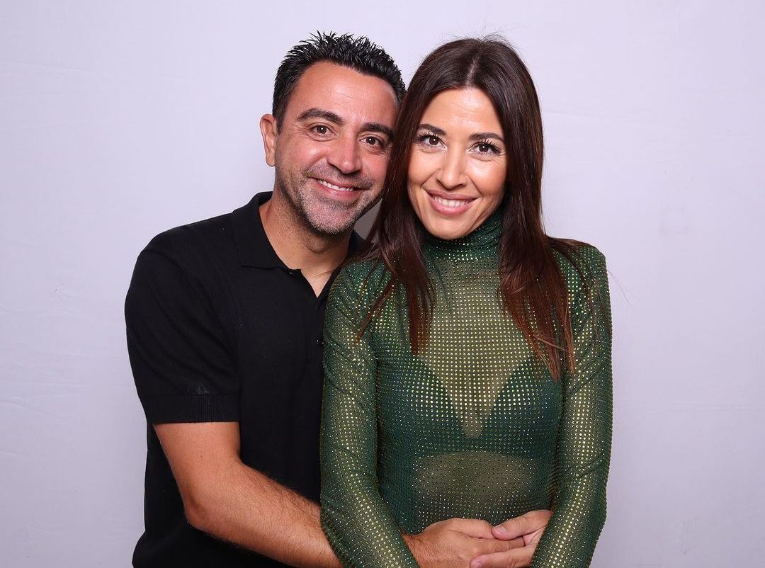 MESRA: Xavi Hernandez bersama sang istri Cunillera di sesi pemotretan. Cunillera ingin tinggal di Qatar lebih lama daripada Spanyol. (IG: @nuriacunillera81)