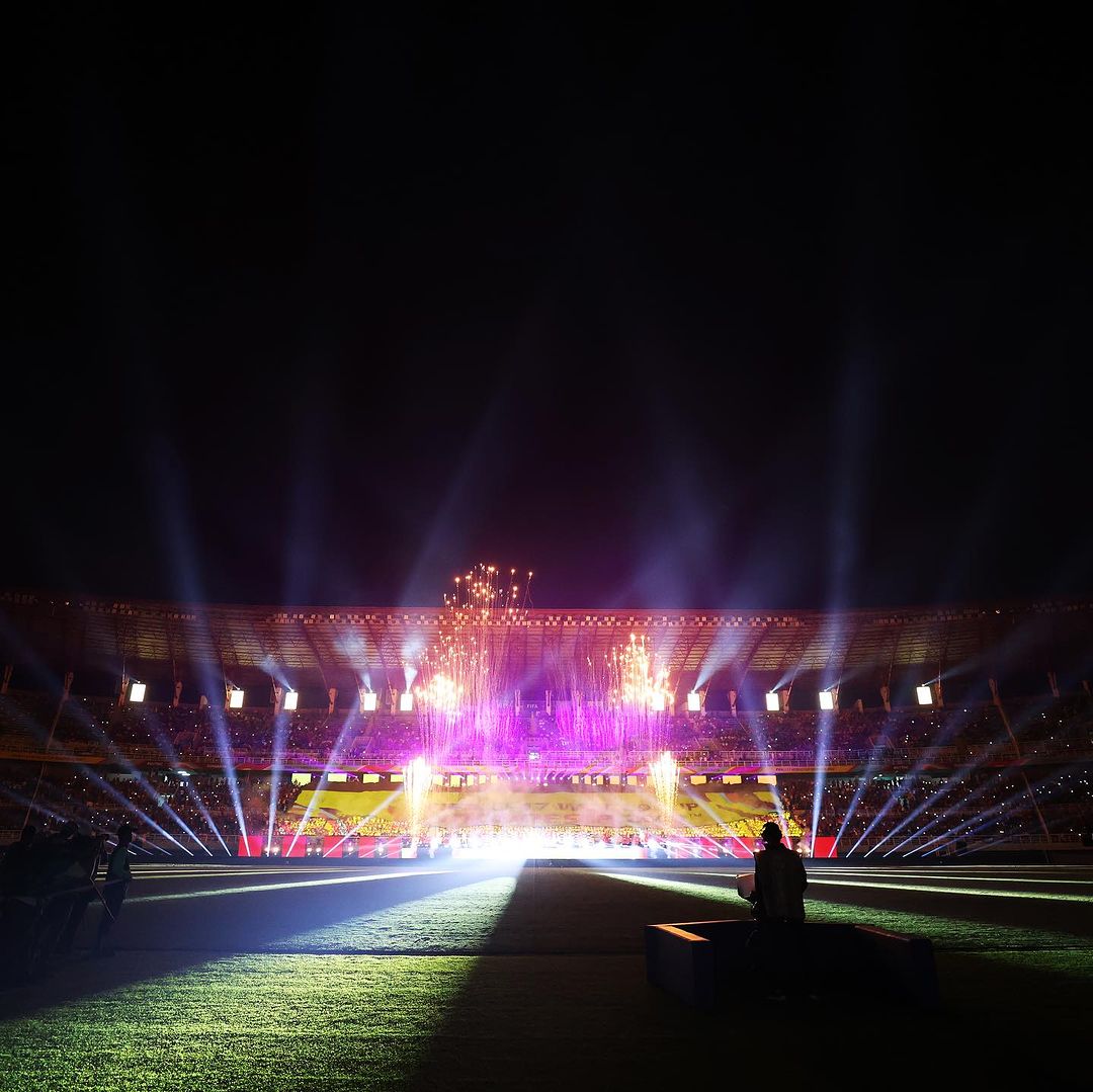 MERIAH: Suasana Opening Ceremony Piala Dunia U-17 Indonesia 2023 di Stadion Gelora Bung Tomo Surabaya, Jumat (10/11). (IG: @pssi)