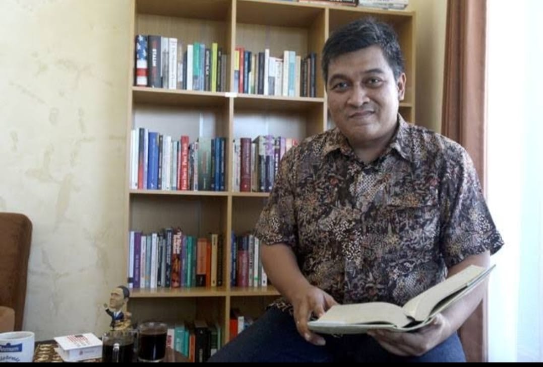 Dosen Departemen Politik Universitas Airlangga Surabaya, Airlangga Pribadi Kusman Ph.D.