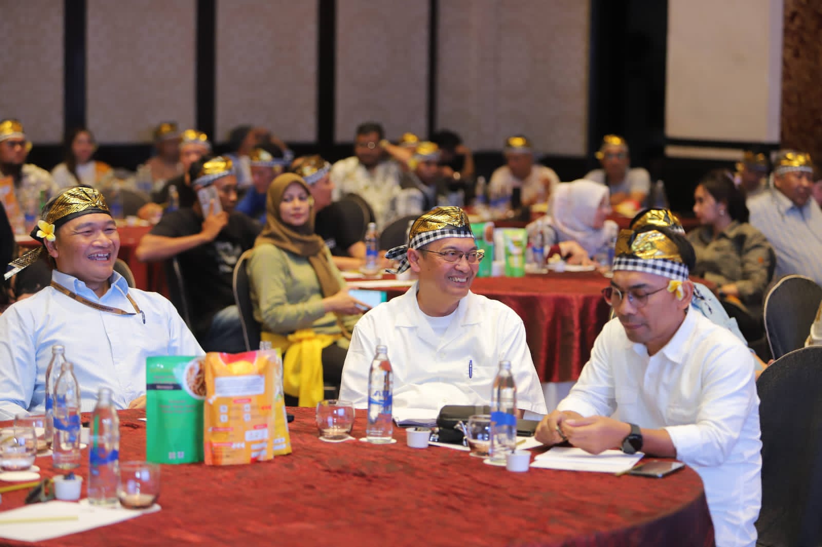 MEDIA GATHERING: Kepala Perwakilan SKK Migas Jabanusa Nurwahidi bersama perwakilan KKKS wilayah Jabanusa satu forum bersama perwakilan pimpinan media Jawa Timur di Bali (15/11).