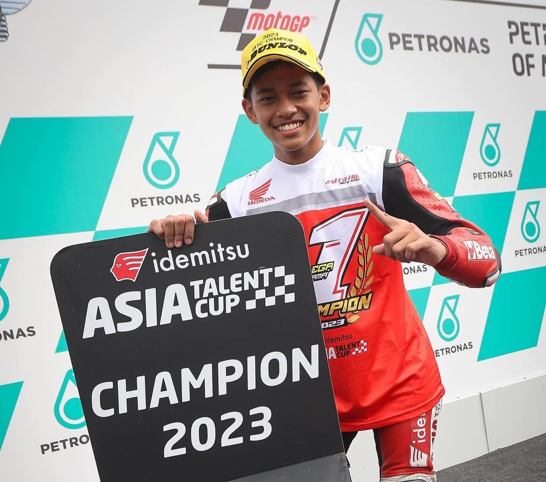 SEMRINGAH: Selebrasi Veda Ega usai menahbiskan dirinya sebagai yang terbaik dalam ajang Asia Talent Cup 2023. (IG: @veda_54)