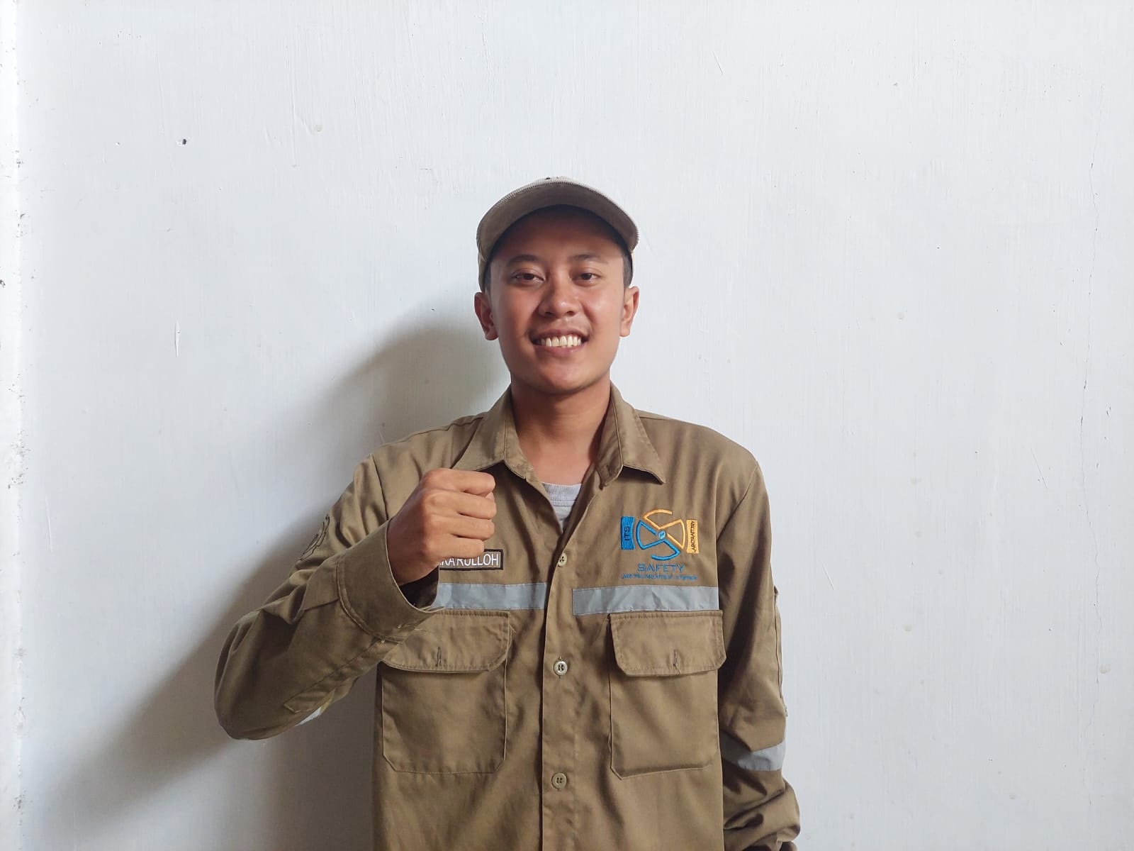 GENERASI EMAS: Rafly Zaka Rullo, mahasiswa Institut Teknologi Sepuluh Nopember (ITS) Surabaya, saat ditemui di daerah Kamal, Bangkalan, Kamis (16/11). (ZEINAL ABIDIN/JPRM)