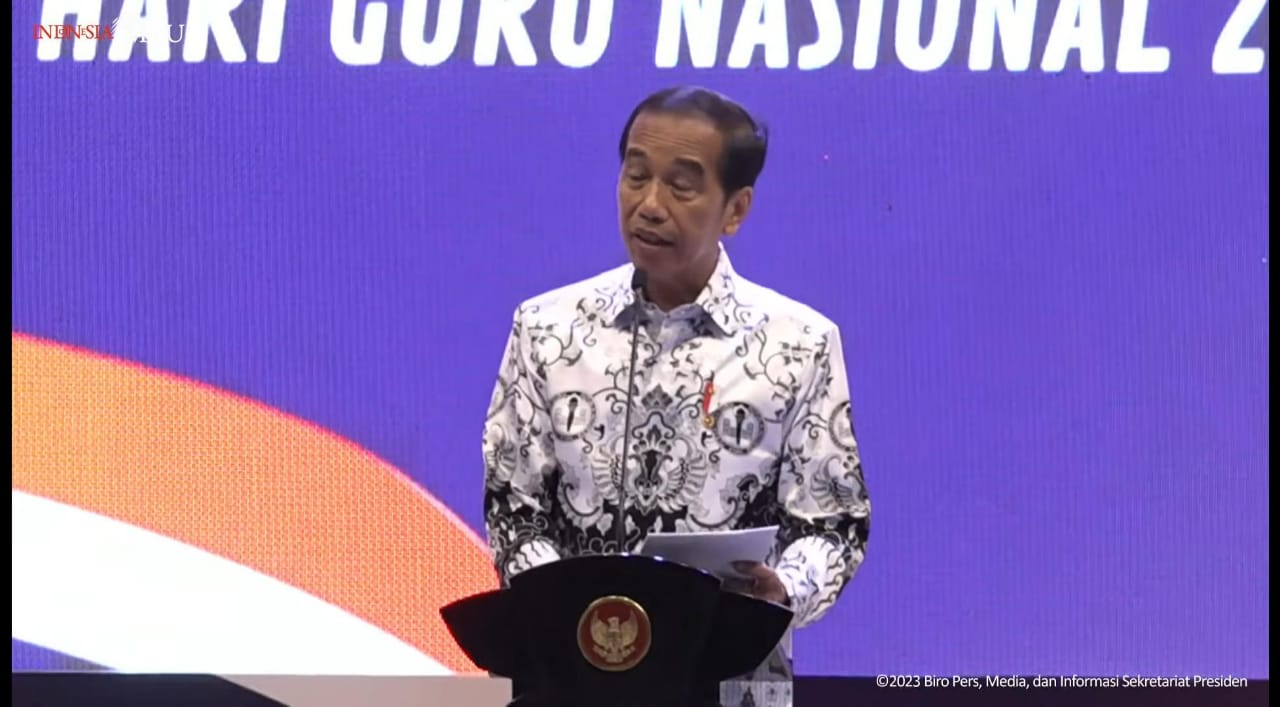 SAMBUTAN: Presiden Joko Widodo (Jokowi)  menyampaikan sambutan dalam peringatan Hari Ulang Tahun (HUT) ke-78 Persatuan Guru Republik Indonesia (PGRI) sekaligus Hari Guru Nasional (Youtube/Sekretariat)