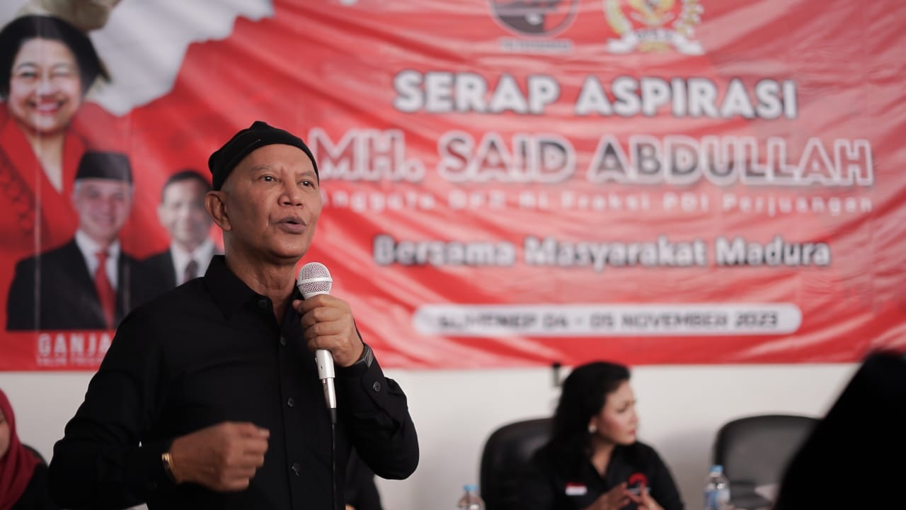 MH Said Abdullah saat menjadi pembicara suatu acara di Sumenep. (SAI UNTUK JPRM)