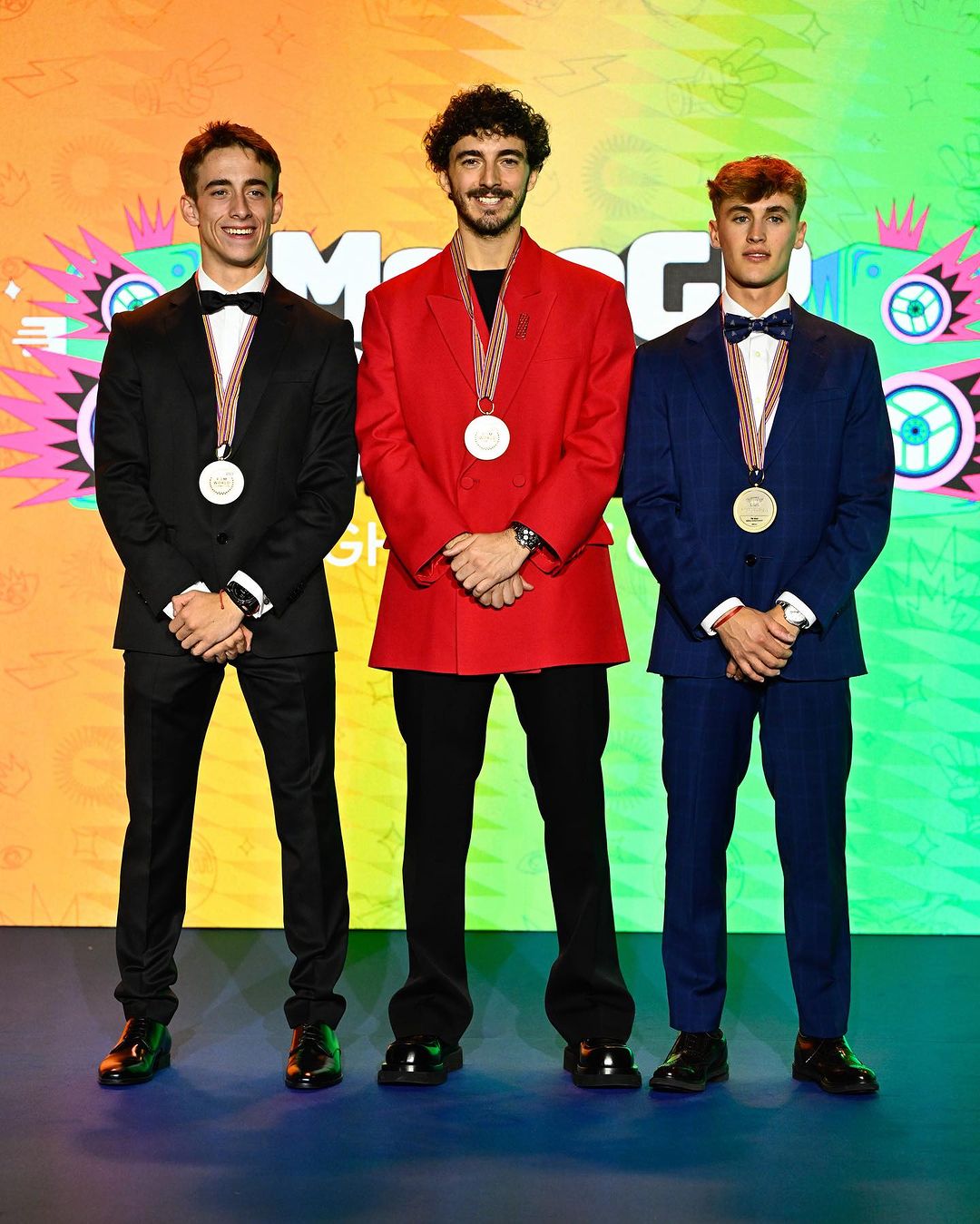 KAMPIUN 2023: Dari kiri, Pedro Acosta, Francesco Bagnaia, dan Jaume Masia menjadi raja MotoGP 2023. (IG: @motogp)
