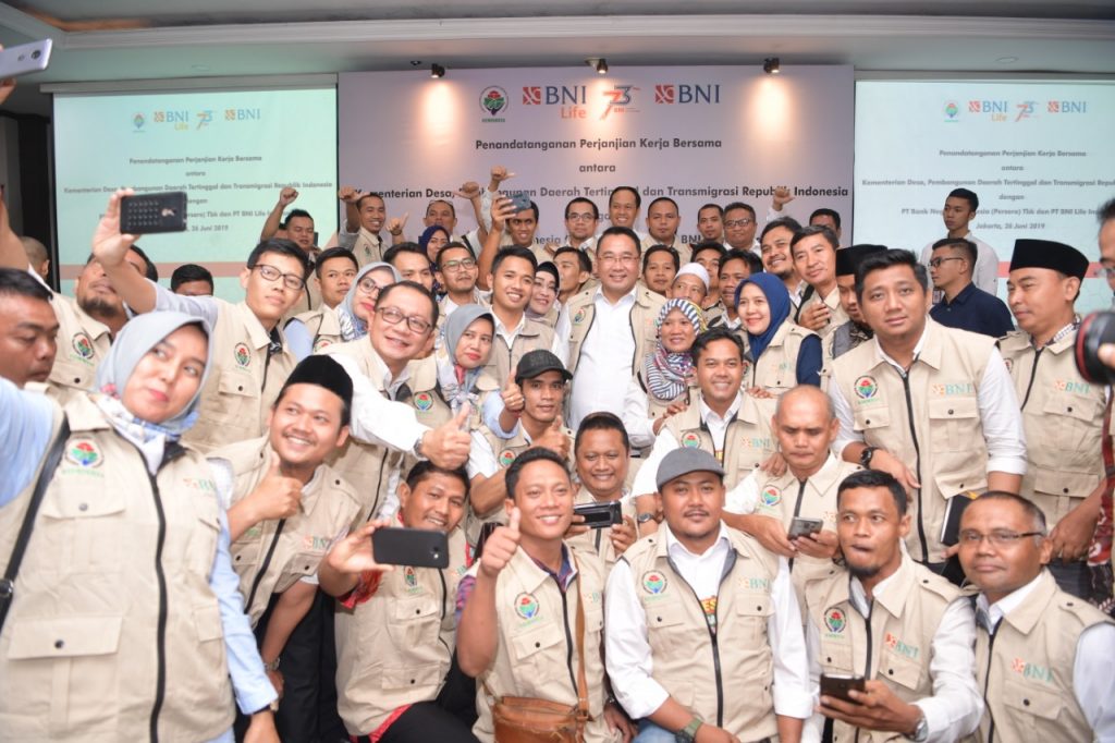 PENGUMUMAN: Foto bersama pendamping desa (Sumber Foto: ABDI DESA)