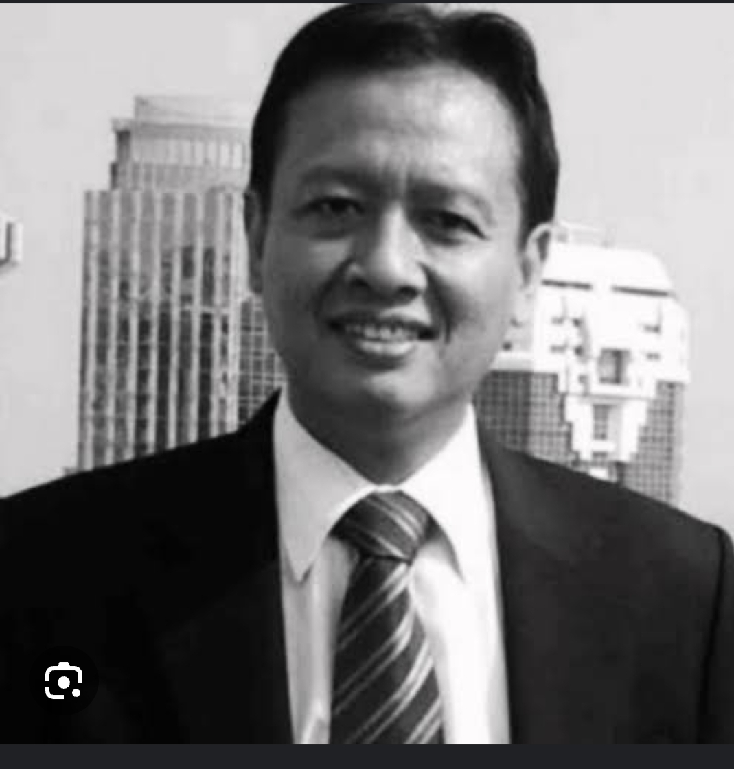 Guru Besar Komunikasi Universitas Airlangga, Prof Dr. Henry Subiakto.