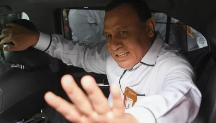 Mantan ketua KPK, Firli Bahuri akan diperiksa hari ini di Bareskrim Polri.