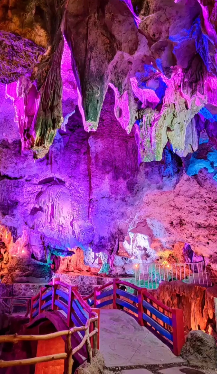MENAWAN: Gua Soekarno,&nbsp;objek wisata yang penuh sejarah di Sumenep. (@goasoekarno untuk RadarMadura.id)