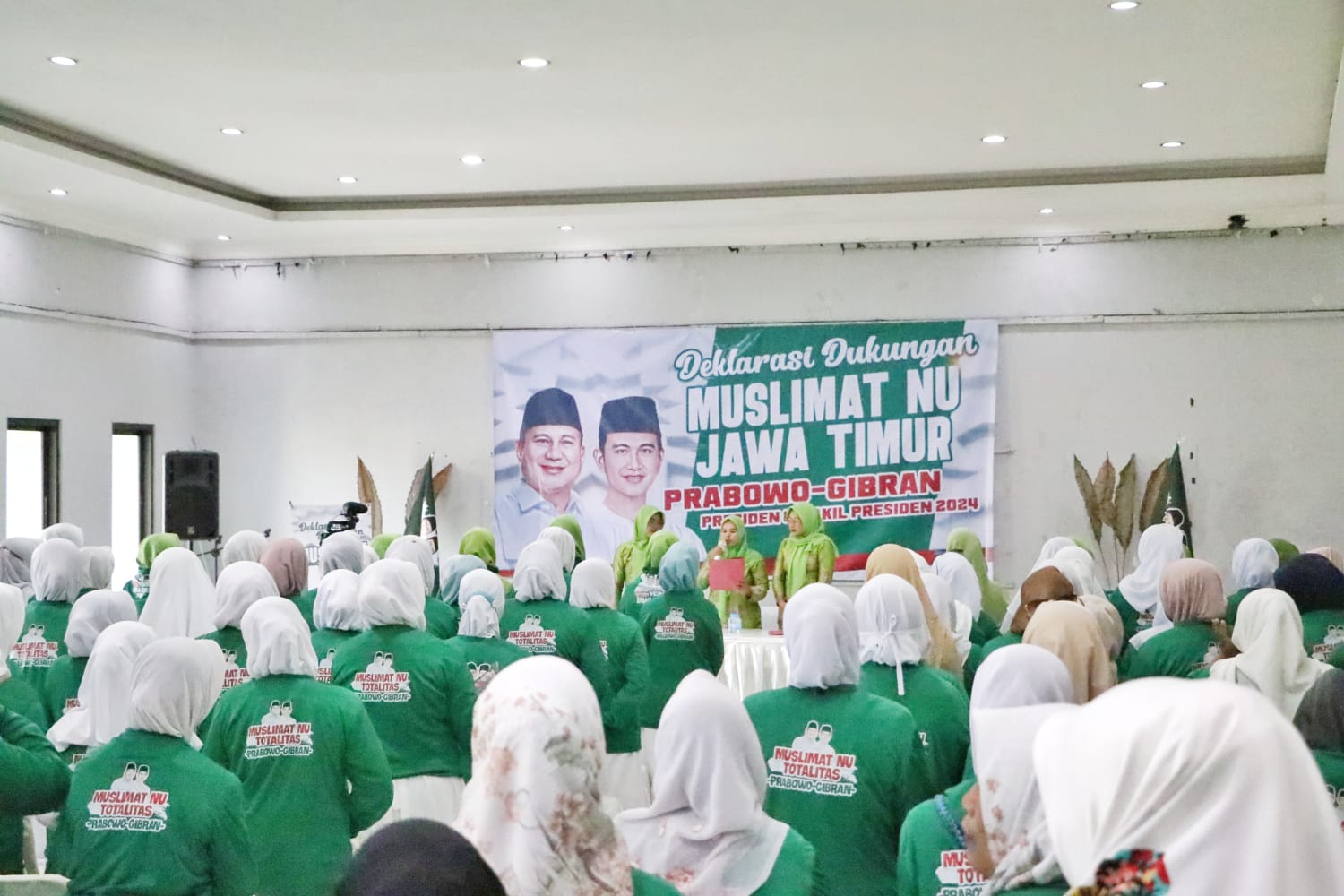 GASPOL: Muslimat NU Jawa Timur dalam satu kegiatan dengan pasangan Prabowo-Gibran.