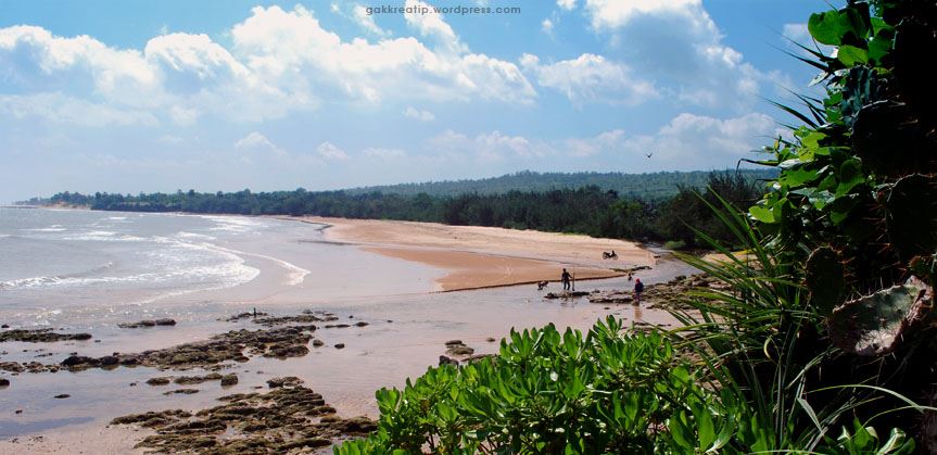 Pantai Badur Batu Putih, Sumenep.