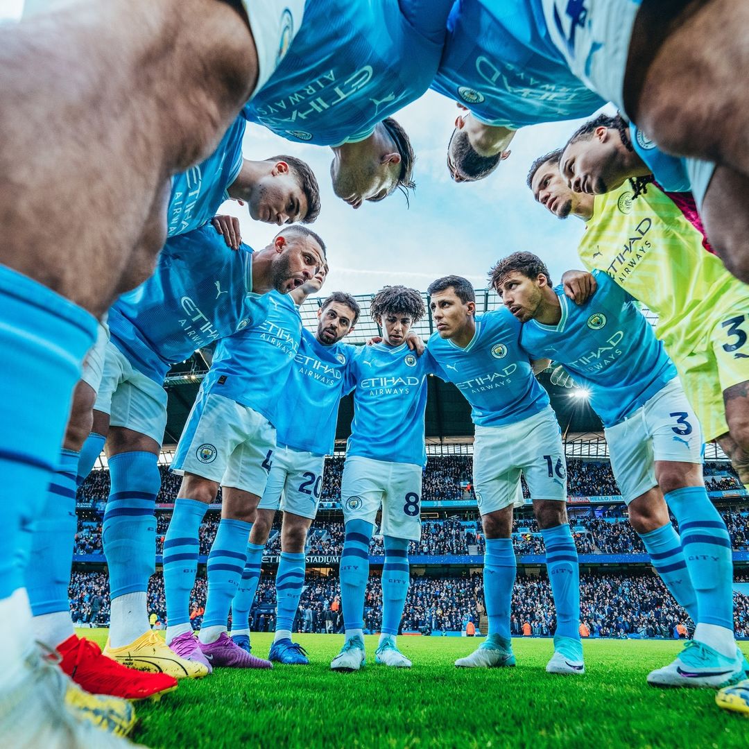 RAJA EROPA: Skuad Manchester City melakukan koordinasi jelang pertandingan. (IG: @mancity)
