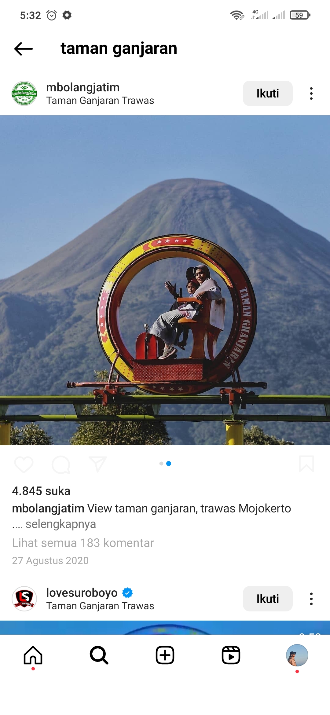 Salah satu wahana menarik di taman Ganjaran dengan background pegunungan yang indah di Trawas Mojokerto.