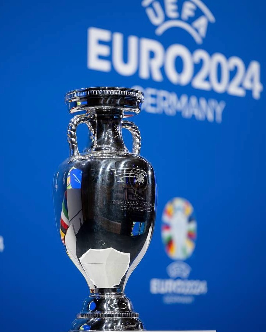 ELEGAN: Piala yang akan menjadi rebutan negara-negara Eropa pada gelaran UEFA EURO 2024 di Jerman. (IG: @uefa_official)