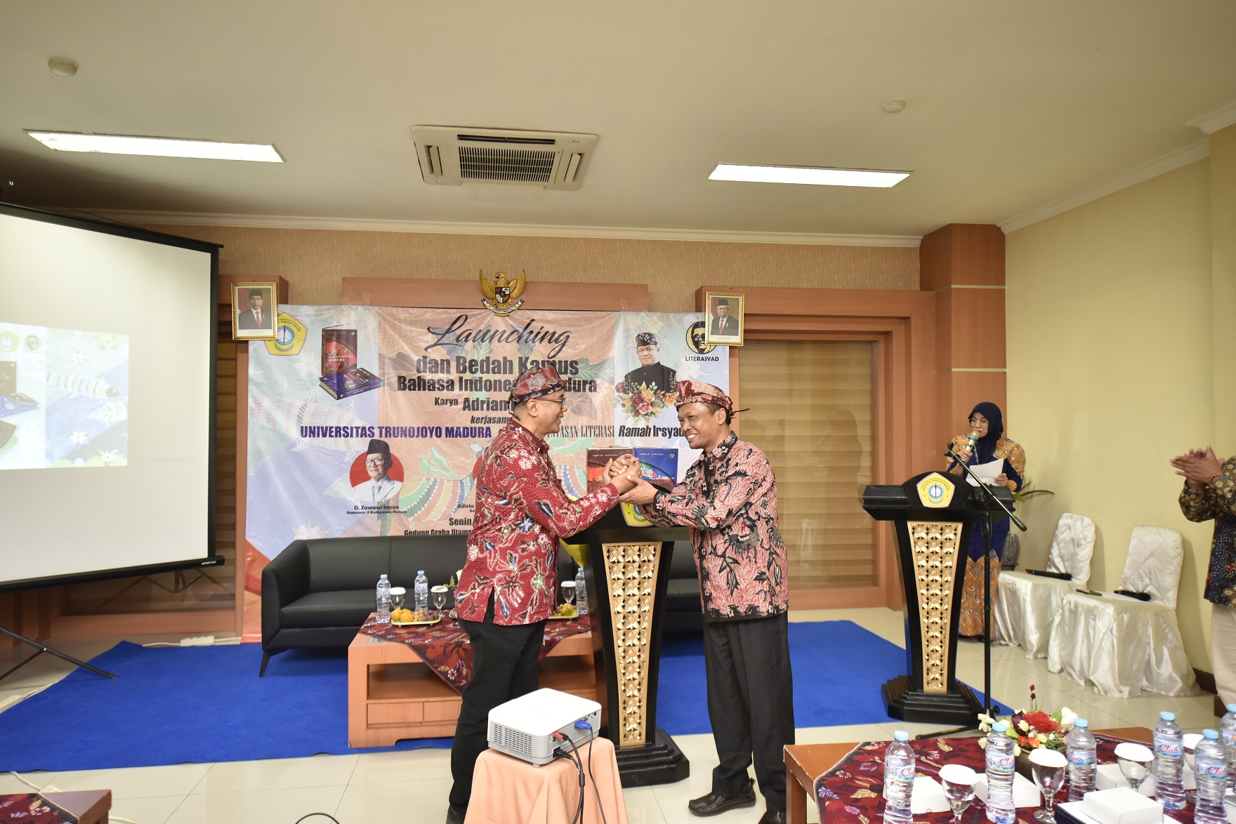 TEKEN KERJA SAMA: Rektor UTM Safi