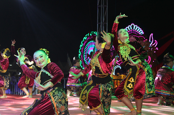 KEREN: Kegiatan Madura Culture Festival yang digelar Agustus lalu menampilkan sejumlah penari se-tapal kuda Jawa Timur, Agustus lalu.