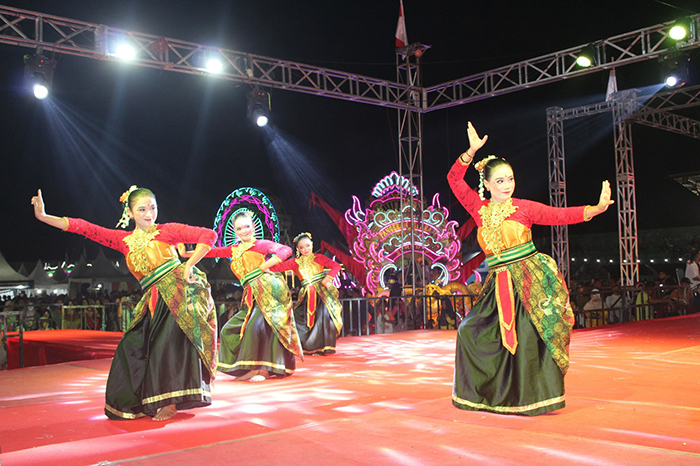 KEREN: Kegiatan Madura Culture Festival yang digelar Agustus lalu menampilkan sejumlah penari se-tapal kuda Jawa Timur, Agustus lalu.