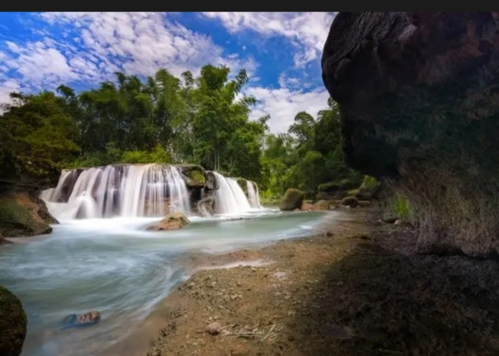 Keindahan air terjun Grojokan Limo yang menawan