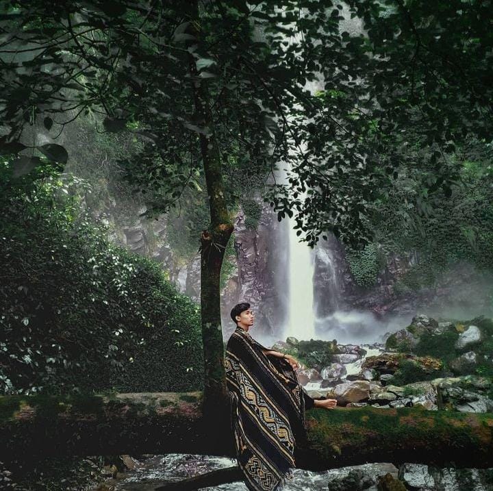 Air Terjun Tancak, destinasi wisata alam yang menantang di Jember (@pesonajember untuk RadarMadura.id)