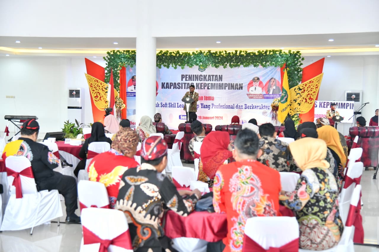 ABDI NEGARA: Sejumlah pejabat teras di lingkungan Pemkab Sumenep menghadiri kegiatan peningkatan kapasitas kepemimpinan di Islamic Center Bindara Saod Sumenep.