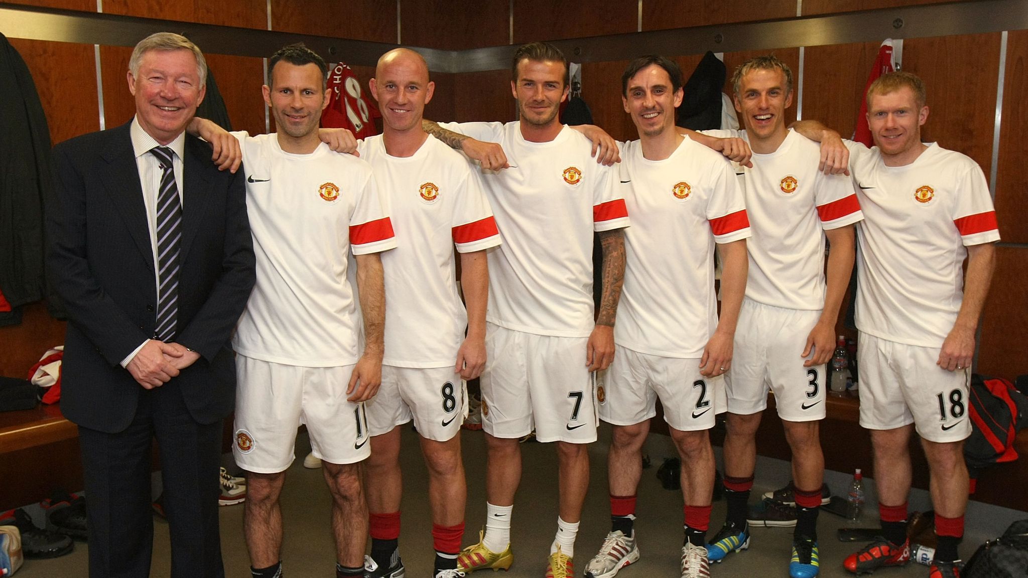 Class of 92 menjadi jebolan tersukses akademi Manchester United. Klub sepak bola asal Inggris ini jadi salah satu klub paling populer di dunia. (Doc. Sky News)