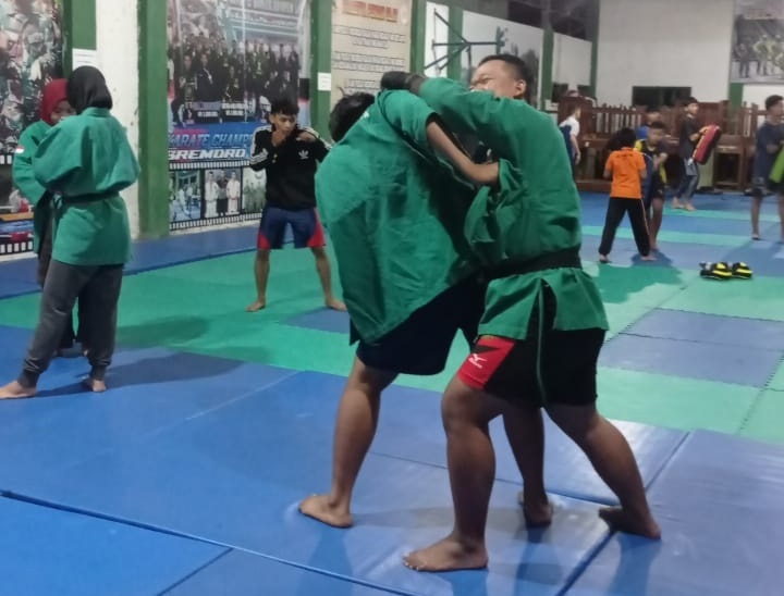 GIAT: Atlet Persambi Pamekasan berlatih di Lapangan Sambo, Kabupaten Karanganyar, Jawa Tengah, (7/1). (PERSAMBI UNTUK JPRM)