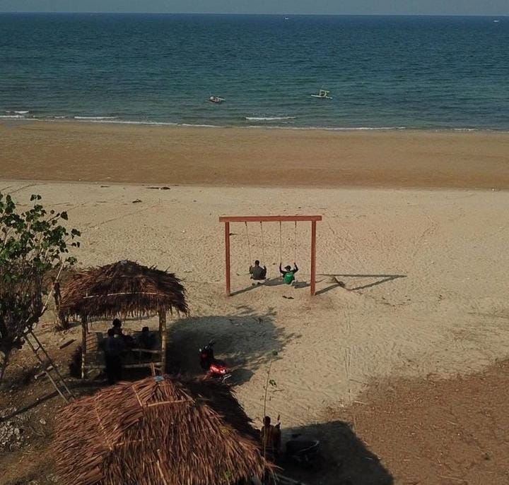 Pantai Tlangoh, destinasi wisata eksotis di Bangkalan, Madura. (@pantai_tlangoh_tanjung_bumi UNTUK RadarMadura.id)