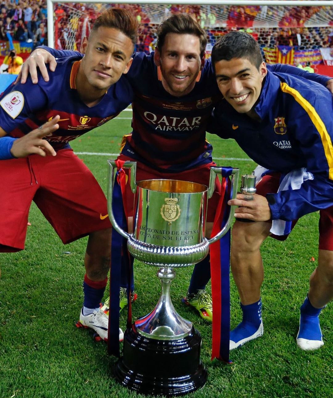 TRIO MAUT: Selebrasi Trio MSN usai menjuarai Copa del Rey usai FC Barcelona mengalahkan Athletic Bilbao. (IG: @fcbarcelona)
