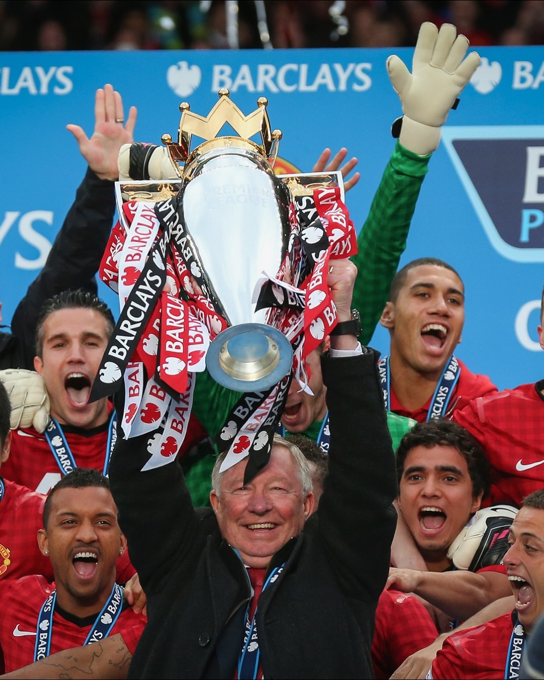 LEGENDA: Sir Alex Ferguson dan skuad kala memenangkan gelar Liga Inggris untuk Manchester United. (IG: @manchesterunited)