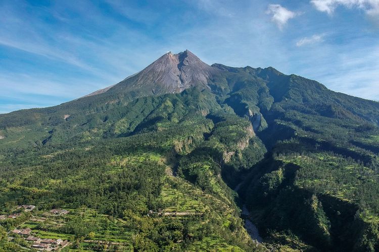 Keindahan Gunung Merapi yang pernah dikunjungi oleh selebriti dunia