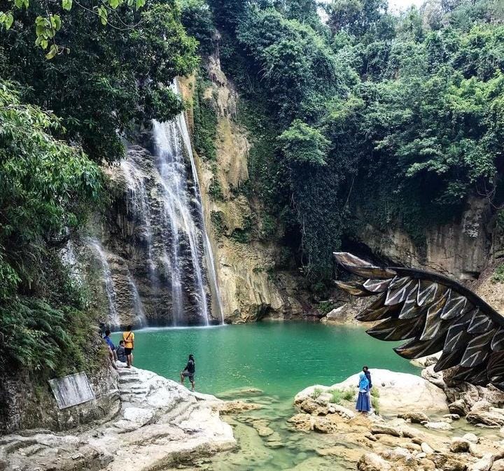 Air Terjun Nglirip, pesona biru tosca di tengah Hutan Karawak (Instagram @airterjunputringlirip UNTUK RadarMadura.id)