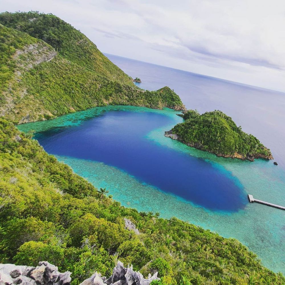 Keindahan Danau Karawapop, Laguna Hati yang Eksotis di Papua (Instagram @lyla36_v untuk RadarMadura.id)