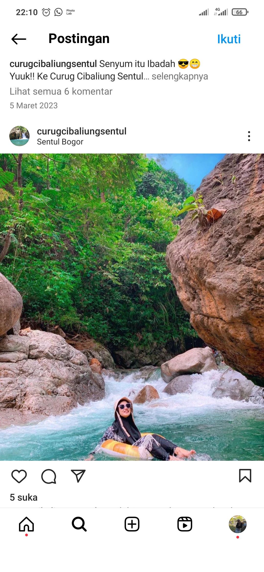 Pengunjung menikmati kesegaran alam di Curug Cibaliung
