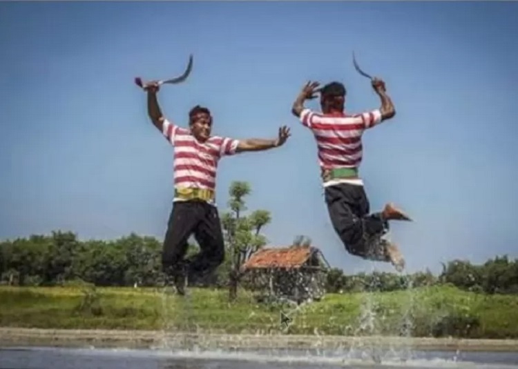 Carok: Tradisi Duel Kehormatan di Madura. (youtube/larasati channel)