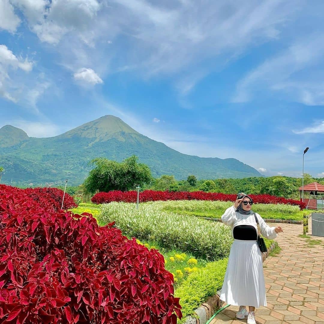 Rainbpw Garden, salah satu sudut di kawasan wisata Poetoek Soekoe Trawas