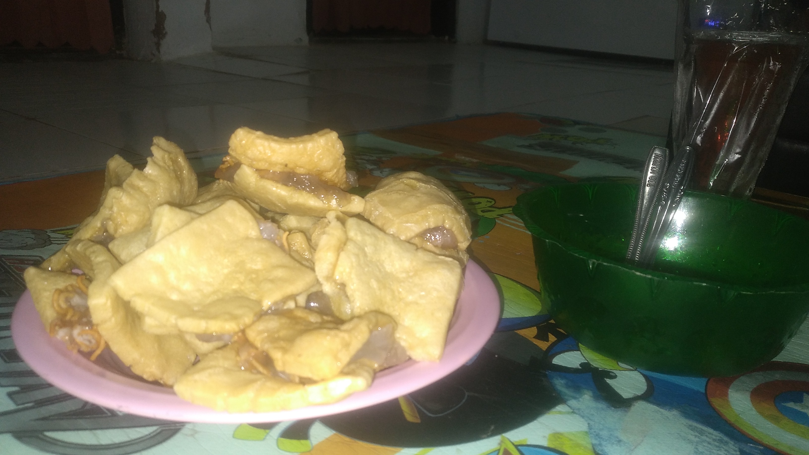 Karopok Lecak, Jajanan yang Menggabungkan Kerupuk dan Tepung Tapioka