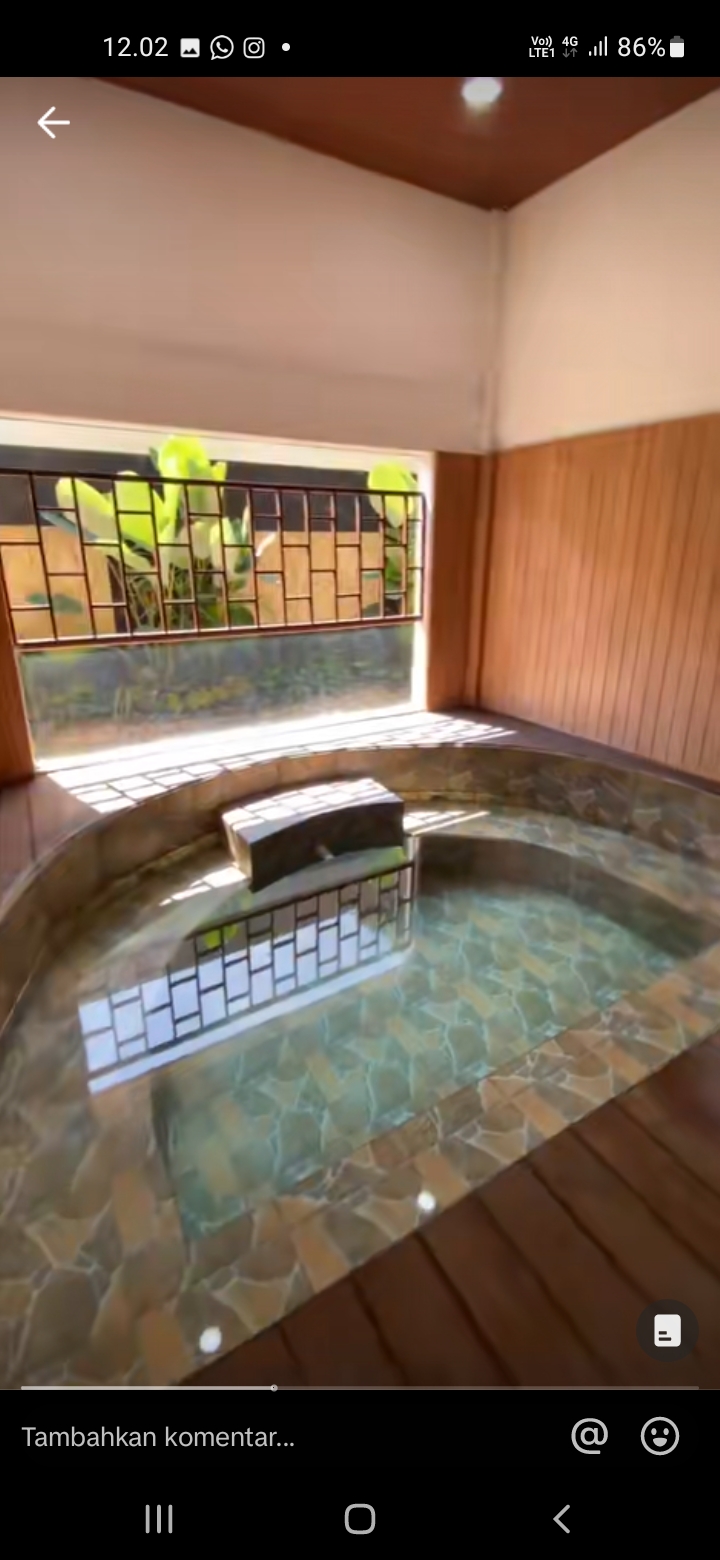 Kolam VIP di Wisata Pemandian Air Panas Cangar