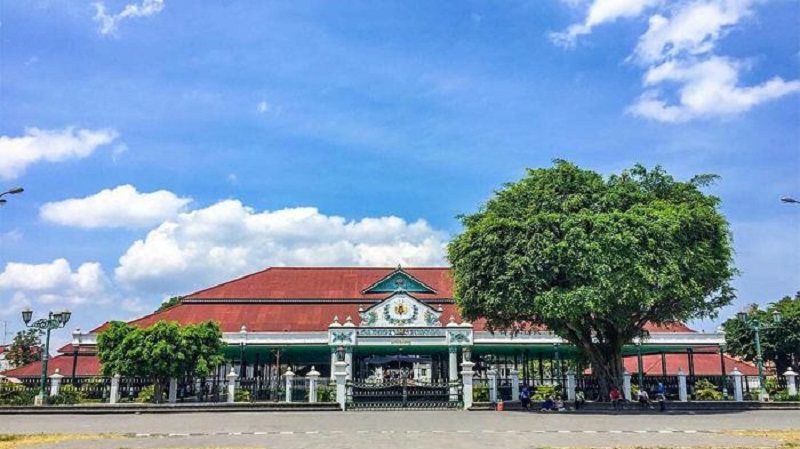 Keraton Yogyakarta merupakan salah satu landmark paling bersejarah di Kota Gudeg. (Gudang Jogja)