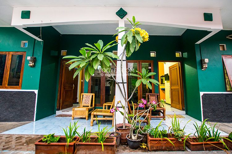 salah satu bentuk guest house yang ada di Jogja