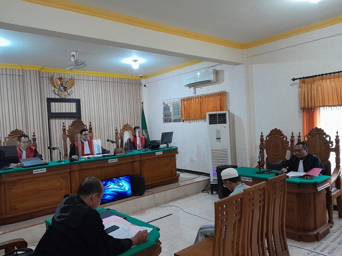 PROSES HUKUM: Sidang perkara pembunuhan gadis Prancak berlangsung di PN Sumenep, Senin (15/1). (MOH. BUSRI/JPRM)
