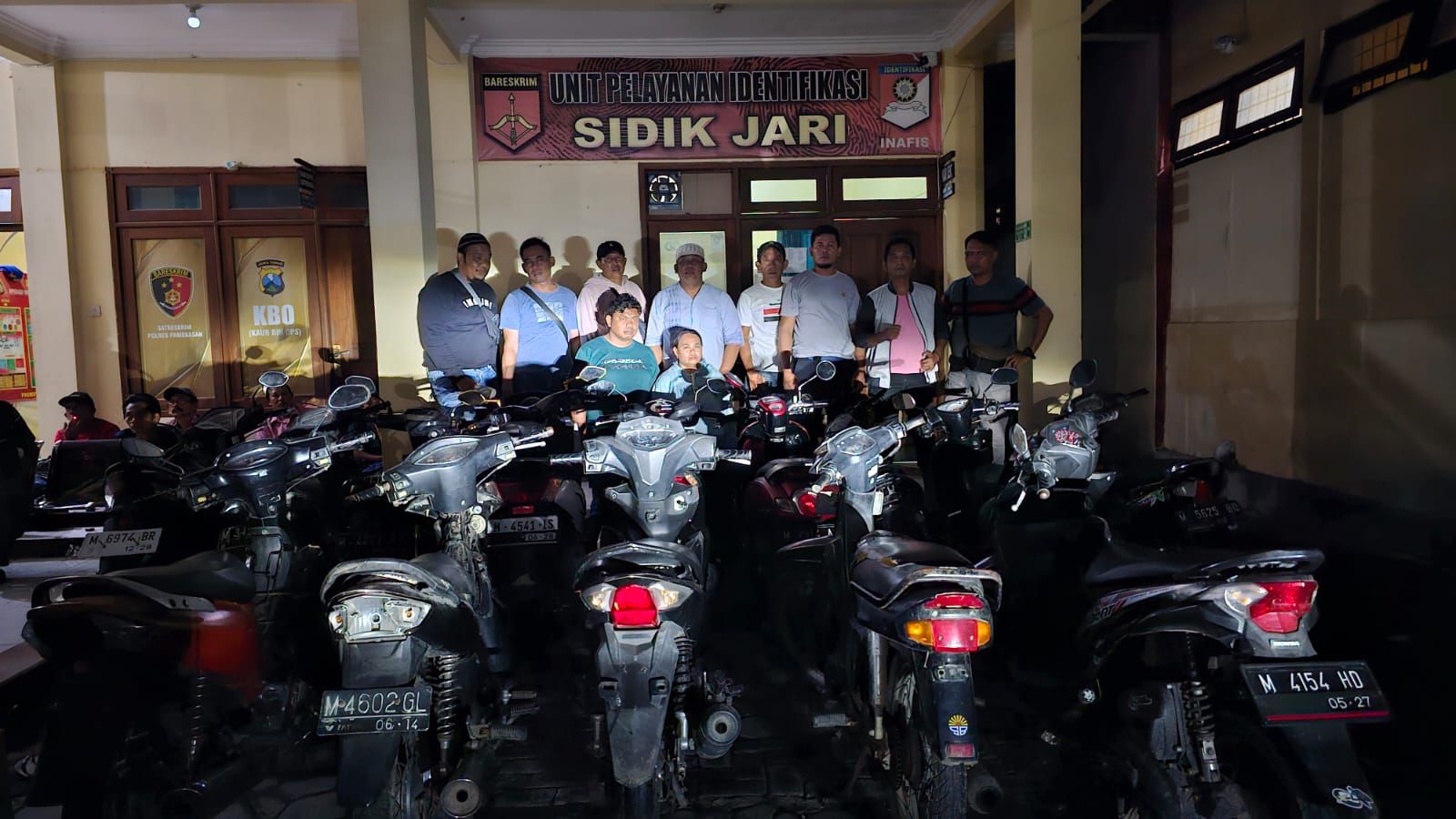 BERJEJER: Belasan kendaraan bermotor hasil curanmor berhasil diamankan Polres Pamekasan, Minggu (25/2).
