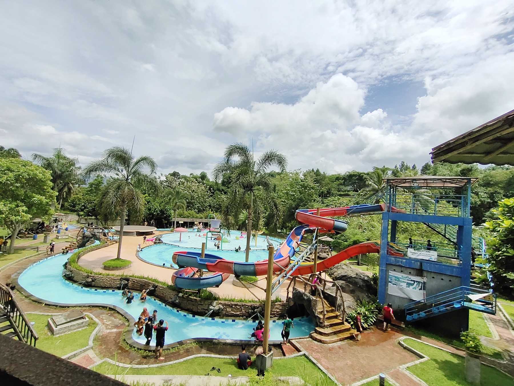 Penampakan Destinasi Wisata Cibalung Happy Land Bogor