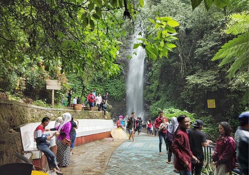 Air Terjun Dlundung Mojokerto selalu ramai pengunjung