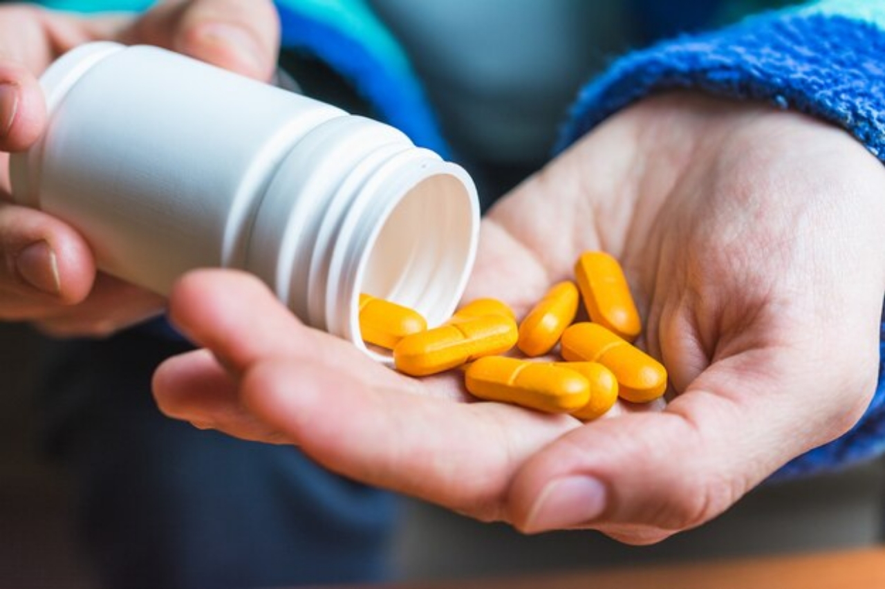 Kenali manfaat dan Efek samping mengonsumsi Vitamin D