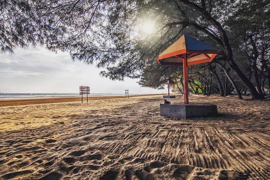 Indahnya Pemandangan Pasir Putih di Salah Satu Wisata Pantai Sumenep