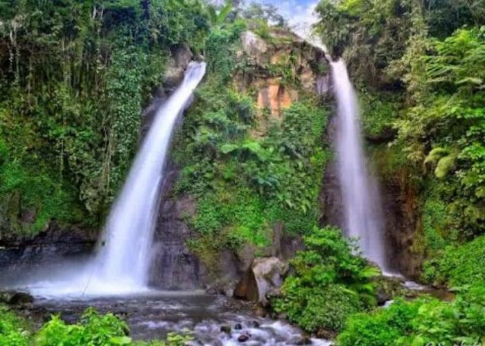 Air Terjun Coban Cemoro Gading, Salah Satu Destinasi Wisata Indah di Pasuruan
