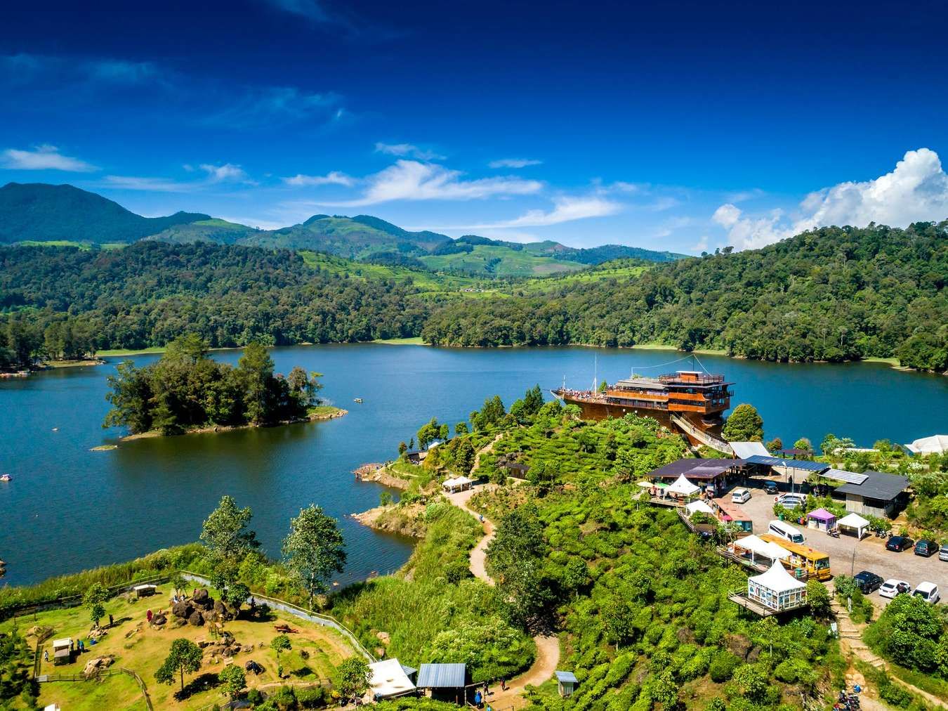 Situ Patenggang, Wisata Bandung Selatan yang Eksotis dan Menghipnotis