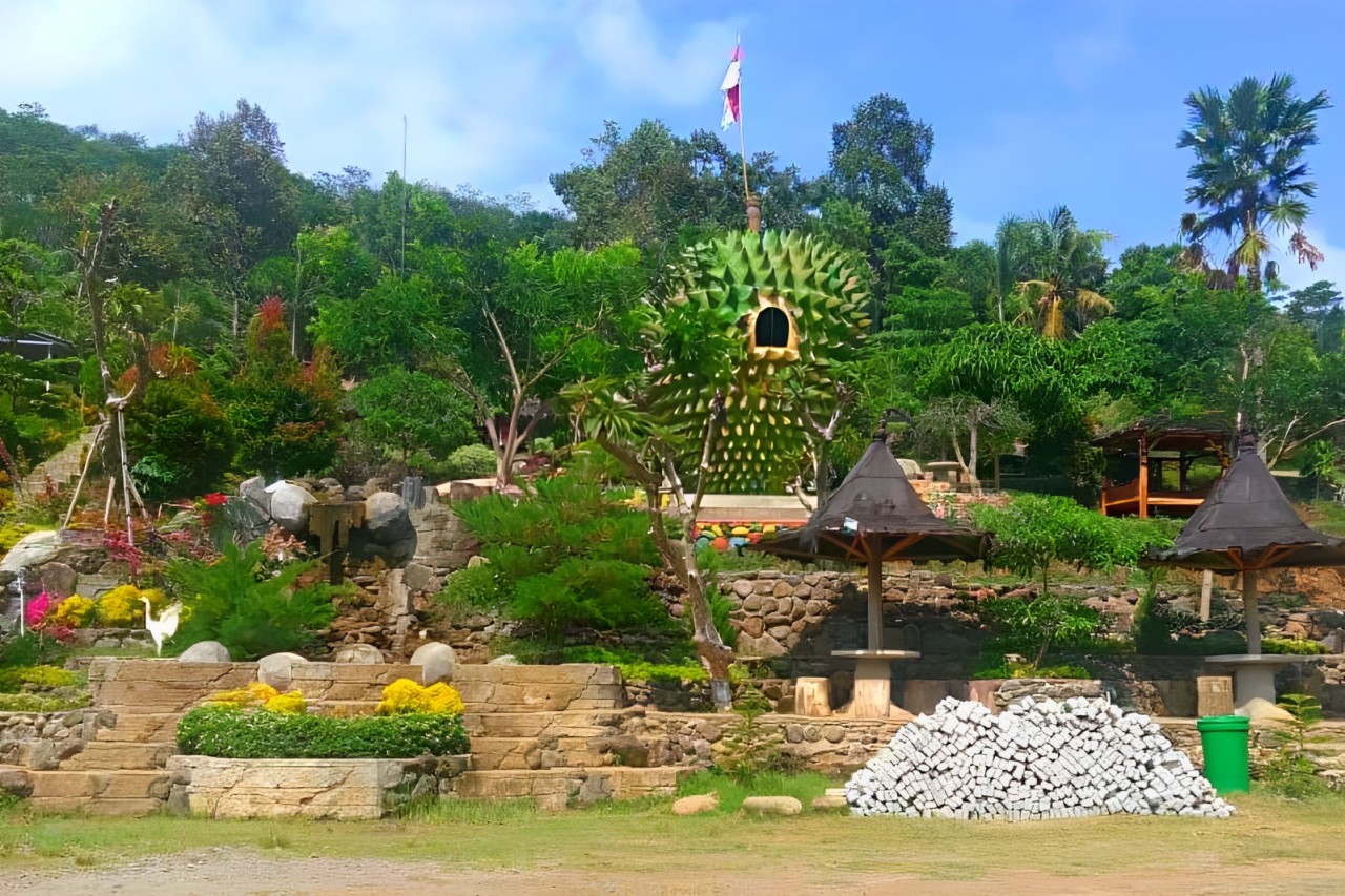 Potret Pesona Agrowisata Bukit Doraemon Kediri